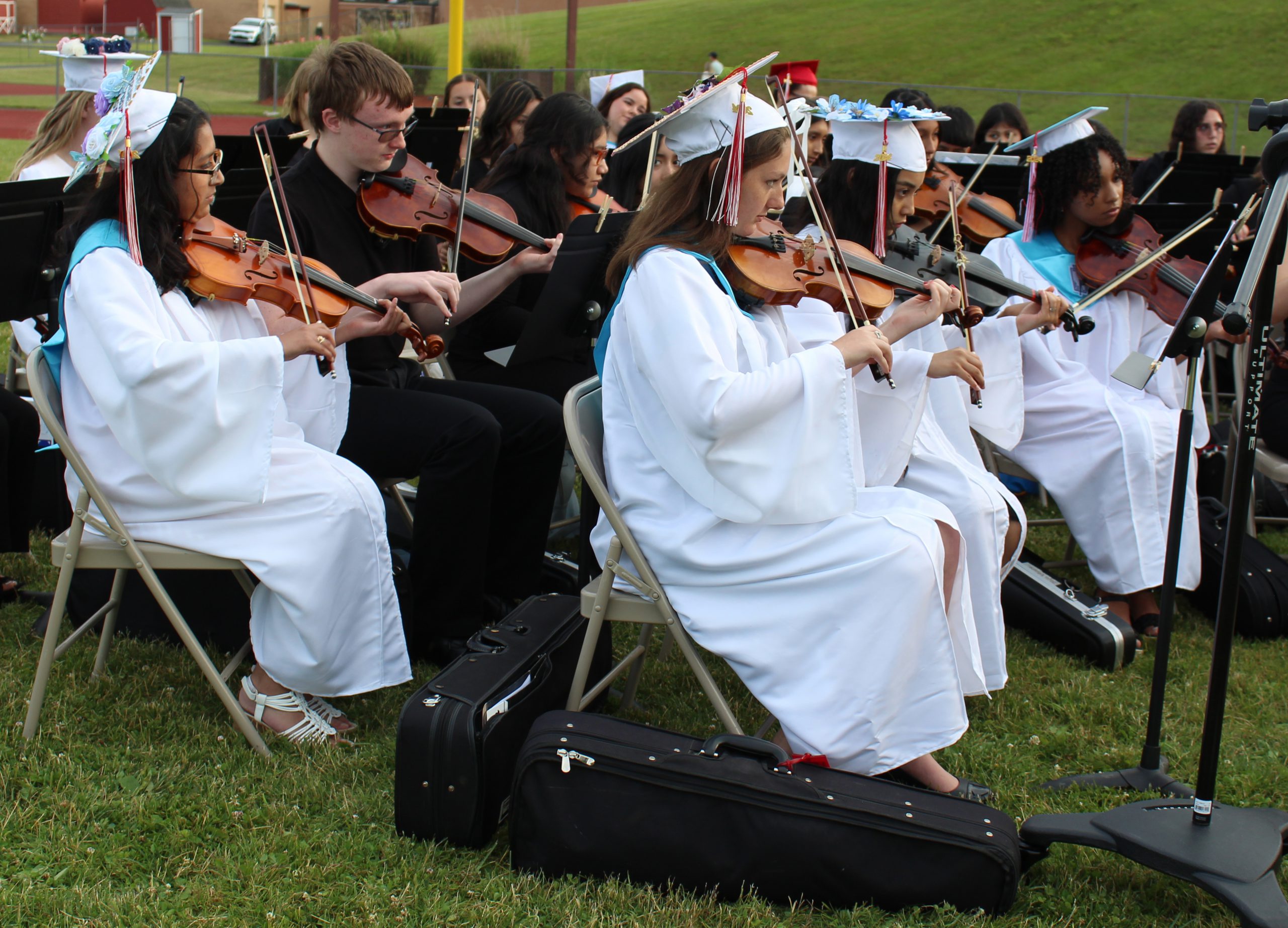 IMG_7552 Graduates play string instruments